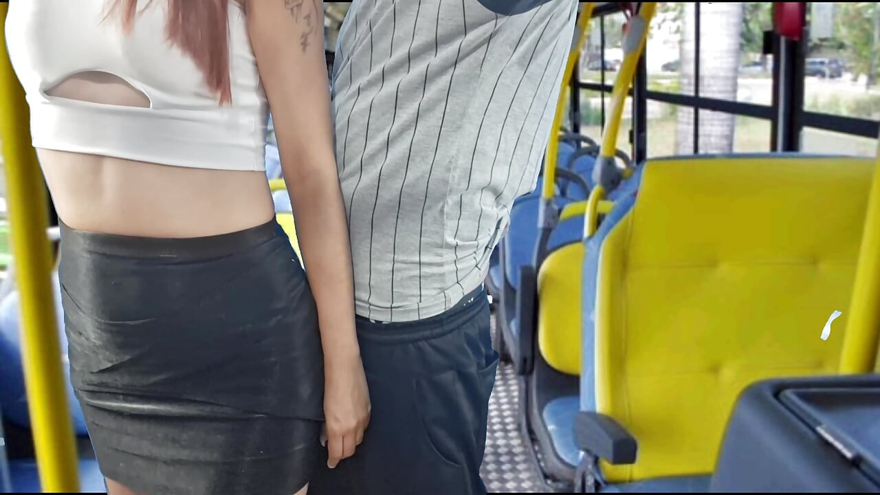 ATTENTION! This pervert penetrates girls on the bus from behind!!