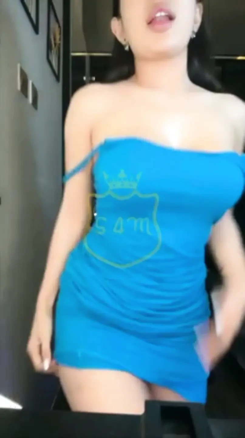 Horny girl masturbate and play with her tight pussy