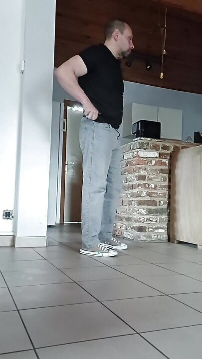 Pump, huge cumshot and streaptease in reverse