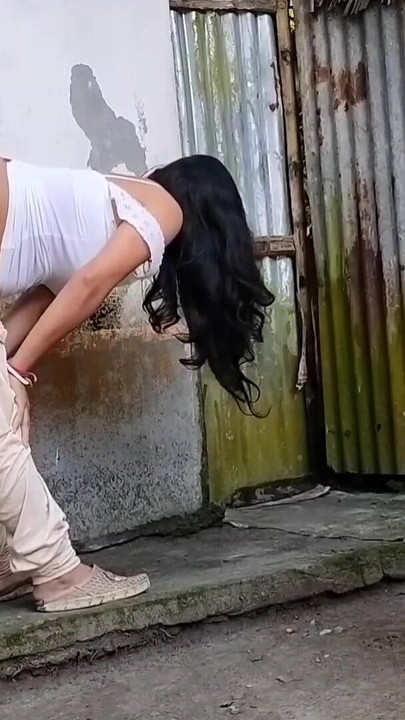 Zapanjujući trenutak iz "Girl sex By Local Boy ( Official Video By Villagesex91 )"