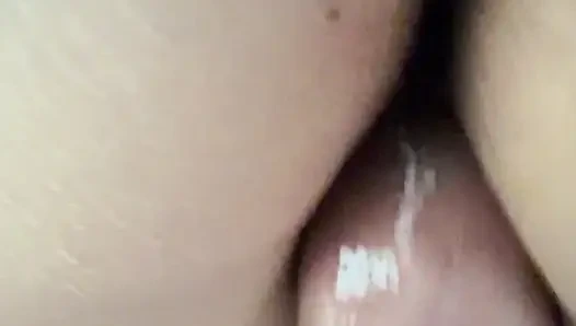Оргазм жены с моим большим пальцем в ее очке и прошу кримпай