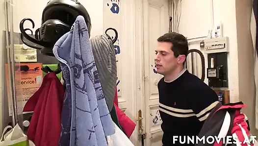 Reife frau wird doggystyle gefickt