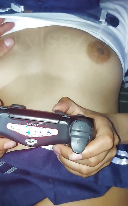 Otaku slampa tycker om att bli knullad medan du spelar videospel