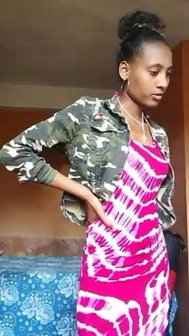 SEXY GIRL DOING SELFIES 12.mp4