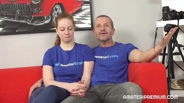 Возбужденную рыжую трахает профессионал