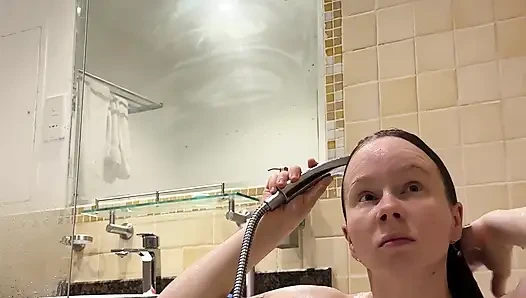 Побрить свою киску гладко