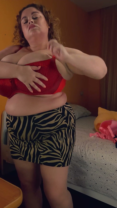 BBW Anna Katz Trying on All of Her Bras