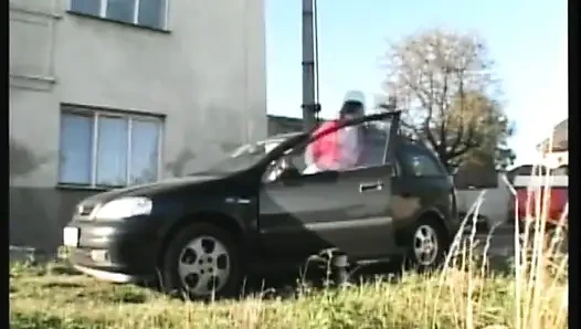 Три удивительные сексуальные блондинки-лесбиянки мастурбируют киску друг другу дилдо