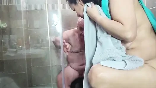 EXPERIENCED WOMAN MAKING MY COCK BIGGER WITH ADAMANDEVE AND LUPO