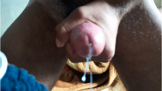 J’ai fisté beaucoup d’eau de ma longue bite