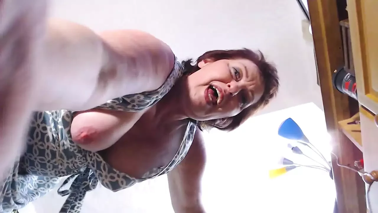 748 Giantess Dawn searches for her missing pet