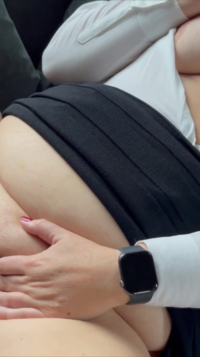 Un clitoris pompat face ceva pentru mine. Pizda mea devine atât de sensibilă. | Clip 1