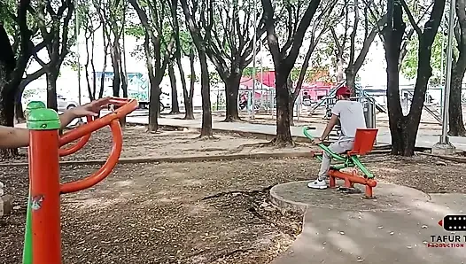 I Seduce My Neighbor in the Park, and I Give Him Money to Fuck My Pussy Very Well Creampie in Mouth Full Story