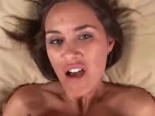 Simone Riley is a sexy Milf