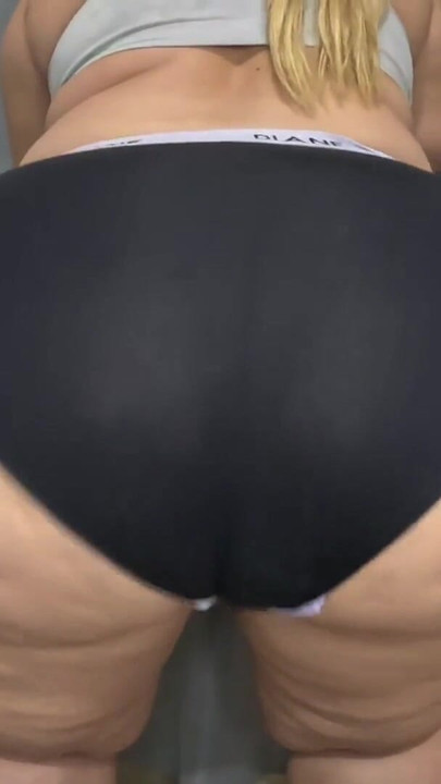 Stunning moment from "Shaking my fat ass"
