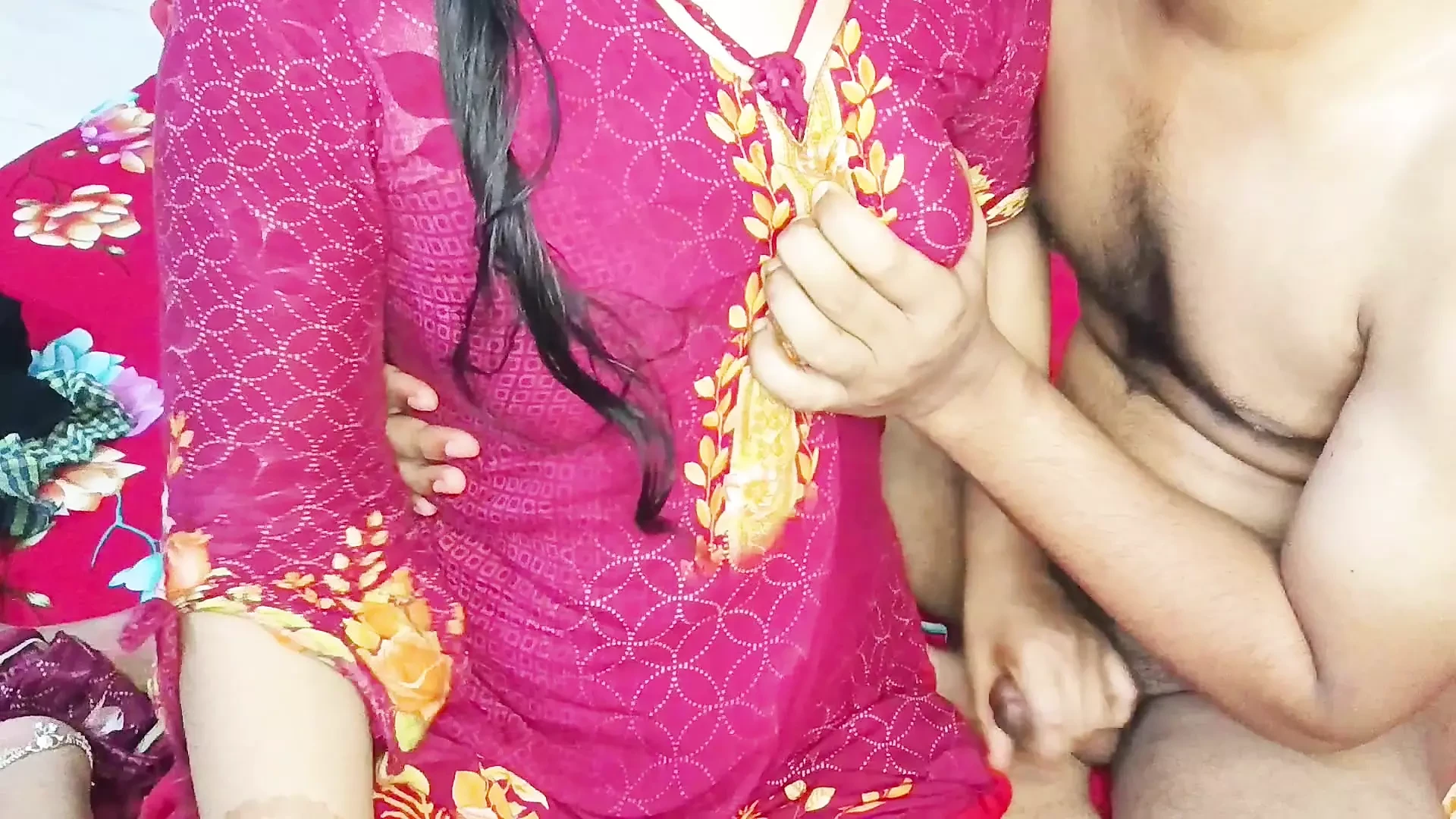 सौतेले भाई ने अपनी सौतेली बहन को बहुत जोरदार सेक्स किया