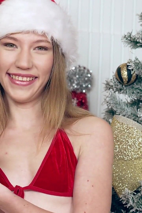 Bonus - tatlı kız Maya Sinn ile noel havası