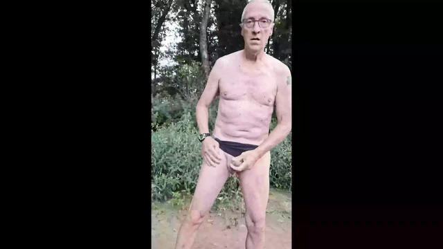 EXHIBITIONIST GRANDPA DADDY PUBLIC OUTDOOR NAKED CRUISING CUMSHOT