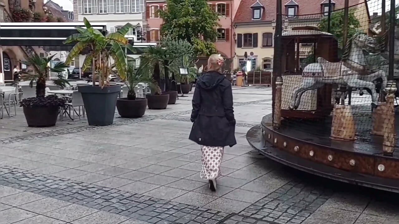 Amatør blond moden kone nyter naken sex