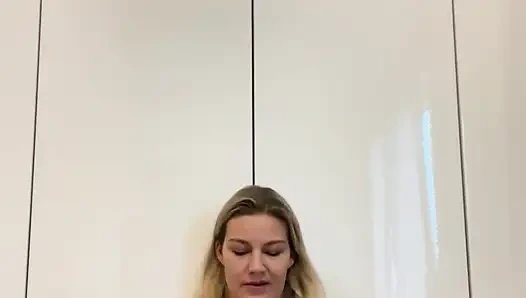 Ayo coli bareng aku! Ayo coli bareng aku!