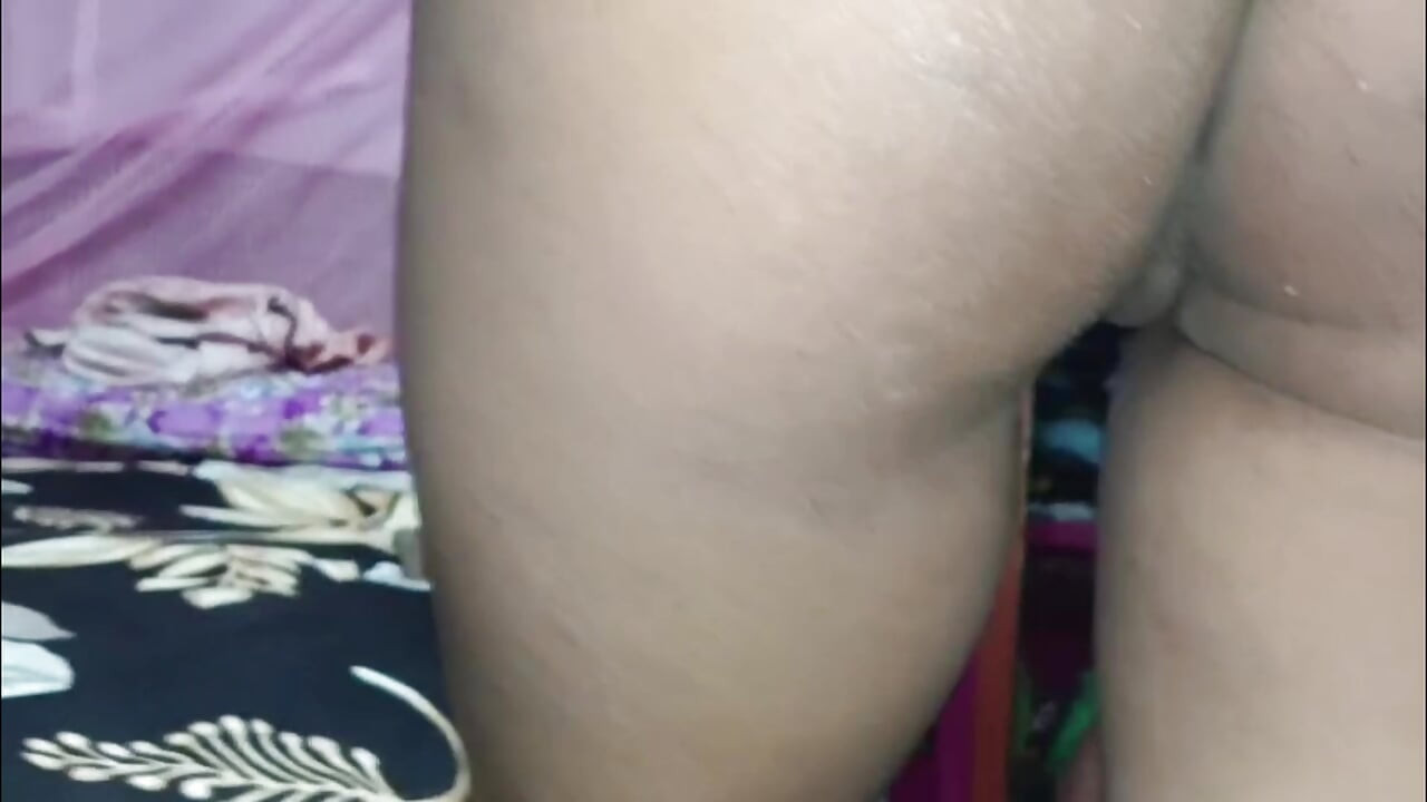 Desi Dojrzała piękna Bhabhi Ass jebana przez jej Huband i koniec z blowjob zrobione domowej roboty hindi audio