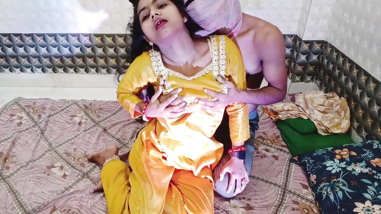 Real Desi Wife Cowgirl & Passionate Sex in Traditional Outfits