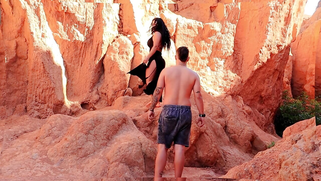 Sex im Freien! Eine süße Kolumbianerin mitten in der Wüste, bis ich sie zum Kommen bringe