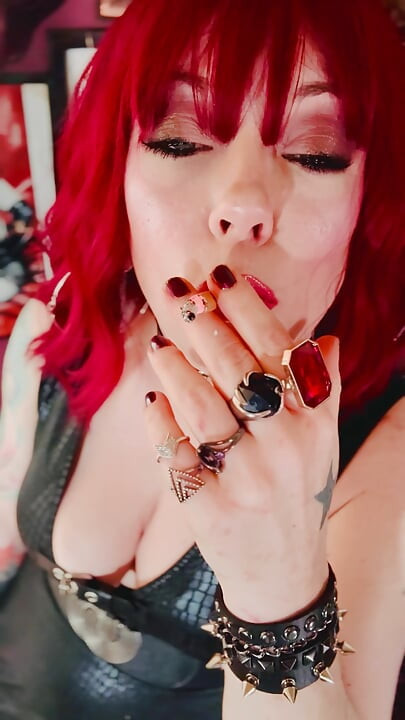 English Goth Dangles & Smokes Her Cigarette - Tina Snua Smoking A Cig With Dangling, Drifts, OMI OME Snap
