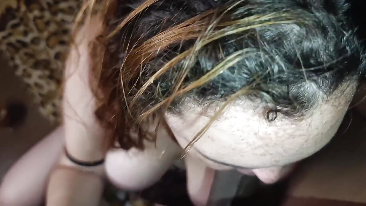 Safada esposa gozada dentro com pau grande do amante enquanto corno filma