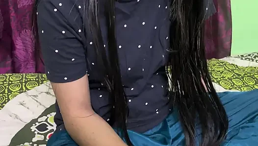 Bhabhi change her dress when i see her