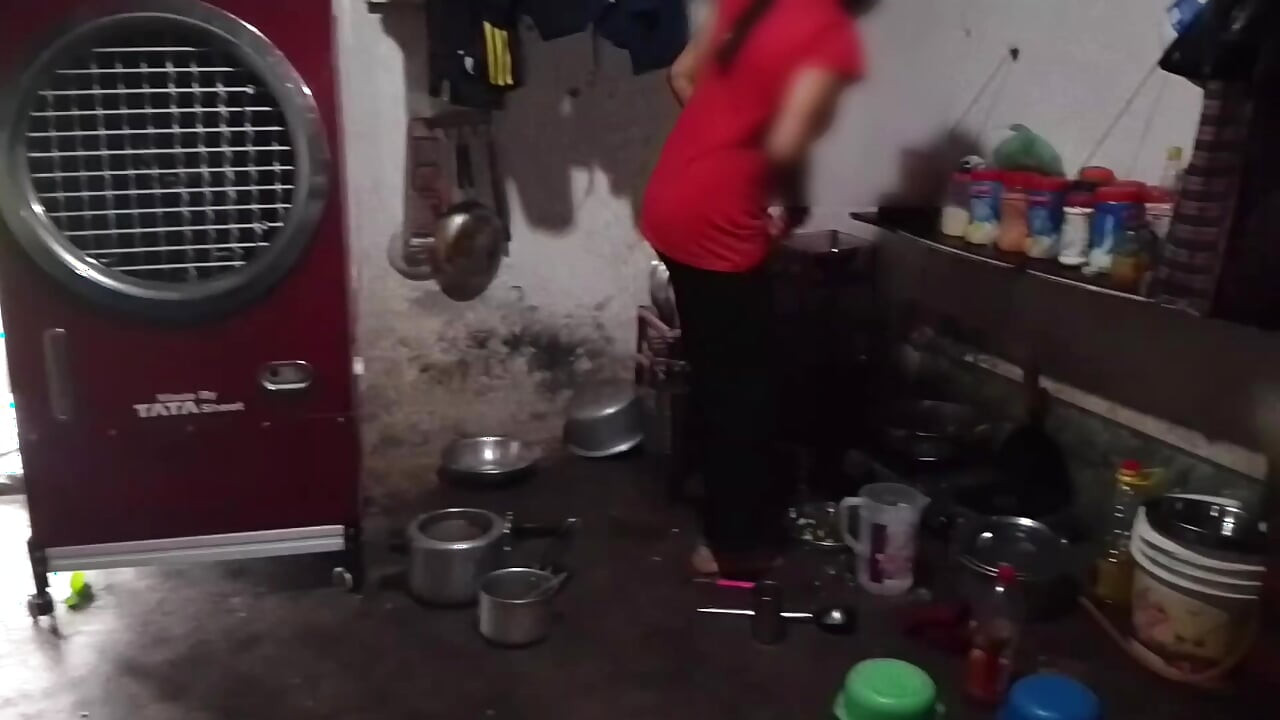 Svastika ke kurac puši ke apni sise Pe Pani Niki Hindi audio