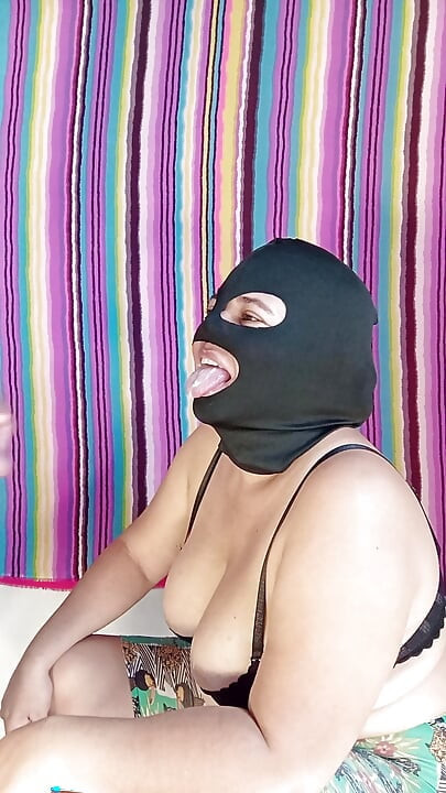 Une MILF desi indienne excitée suce profondément et se fait sodomiser comme une pro