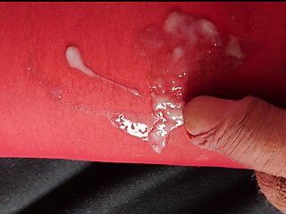 Nylonjunge adora a meia-calça vermelha 3 - esperma -