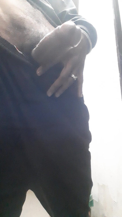 Indian  18 yr 9 inch black dick cumm to much cremie