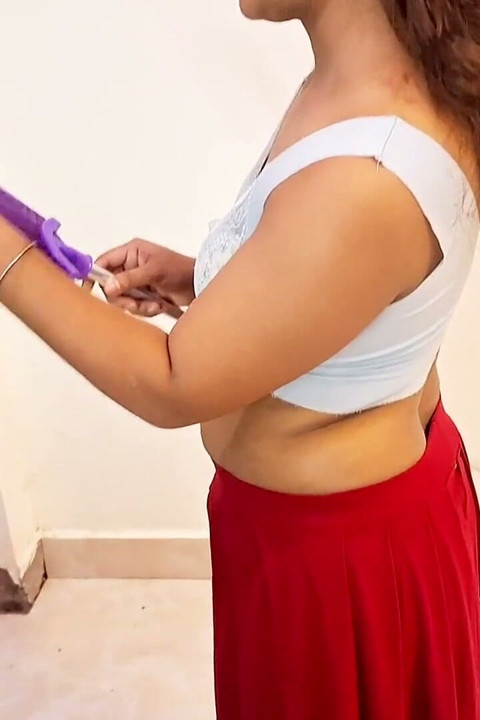 Masked Desi Maid Gives Handjob & Rides Hard Indian Amateur