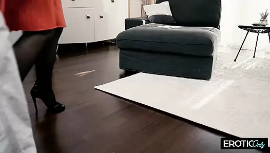 Helpful Grandpa Returns His Neighbor's Lost Panties as a Reward for Licking Her Holes