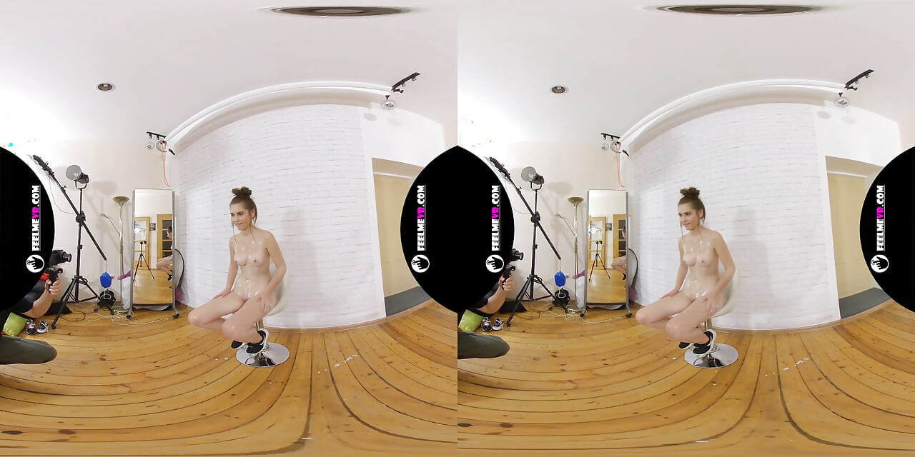 Sanija 첫 누드 가상 현실 3D 비디오 인터뷰