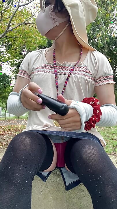 No310 Outdoor Masturbation in the Park