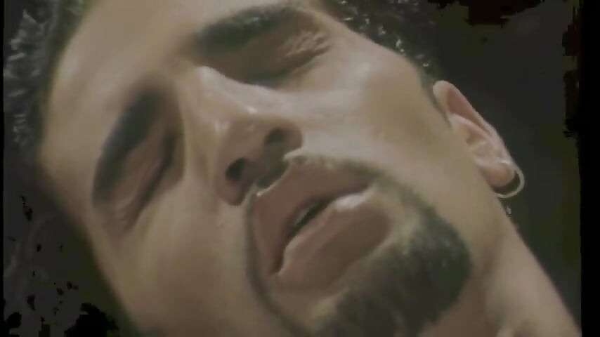 Αυτά τα τέλεια βυζιά περίμεναν έναν μεγάλο λευκό κόκορα