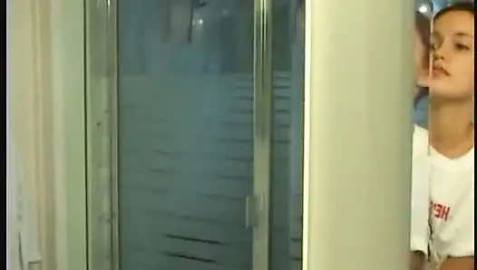 Deneyimli hatun her yerde parmaklıyor ve fışkırtıyor