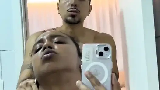 Секс в ванной с силой