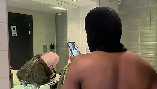 Stiefbruer fickt mich in der dusche in einem 5-sterne-hotel