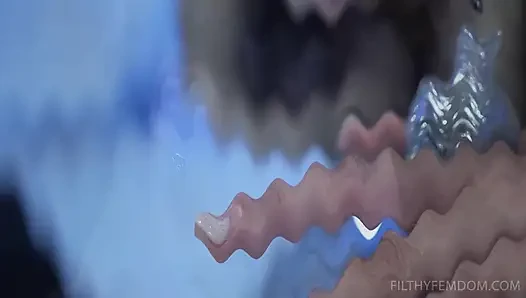 Adam çekici dom Mona Wales tarafından kırbaçlanmayı ve domine ediliyor