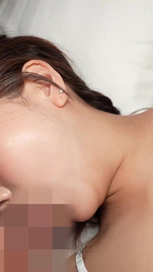 CHU-104 Korean Cutie Chuchu Can’t Resist Getting Taken Hard Backstage Once the Cameras Stop | Clip 1