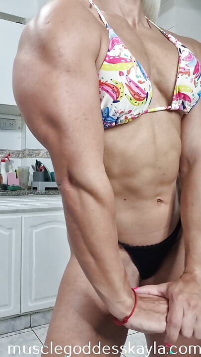 Come closer and feel these muscles