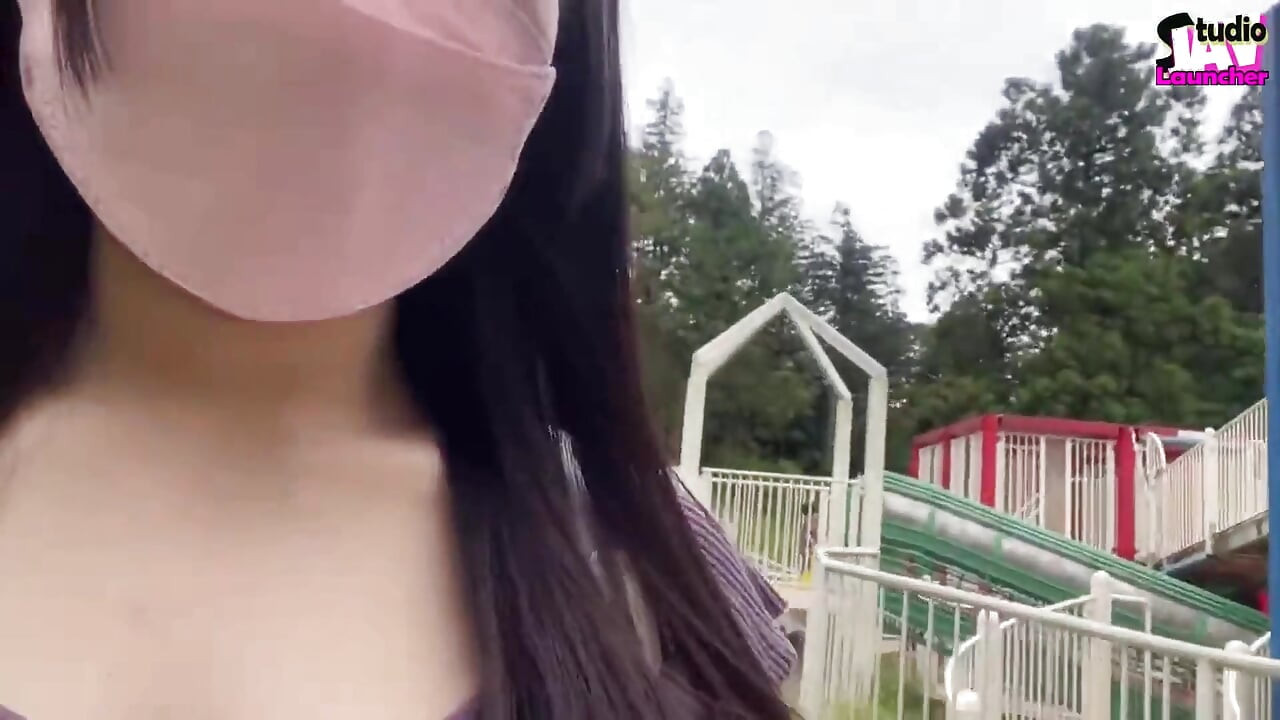 Self-play - une True Ona-girl enregistre son pic de silence lors d’une promenade urbaine, chapitre 1