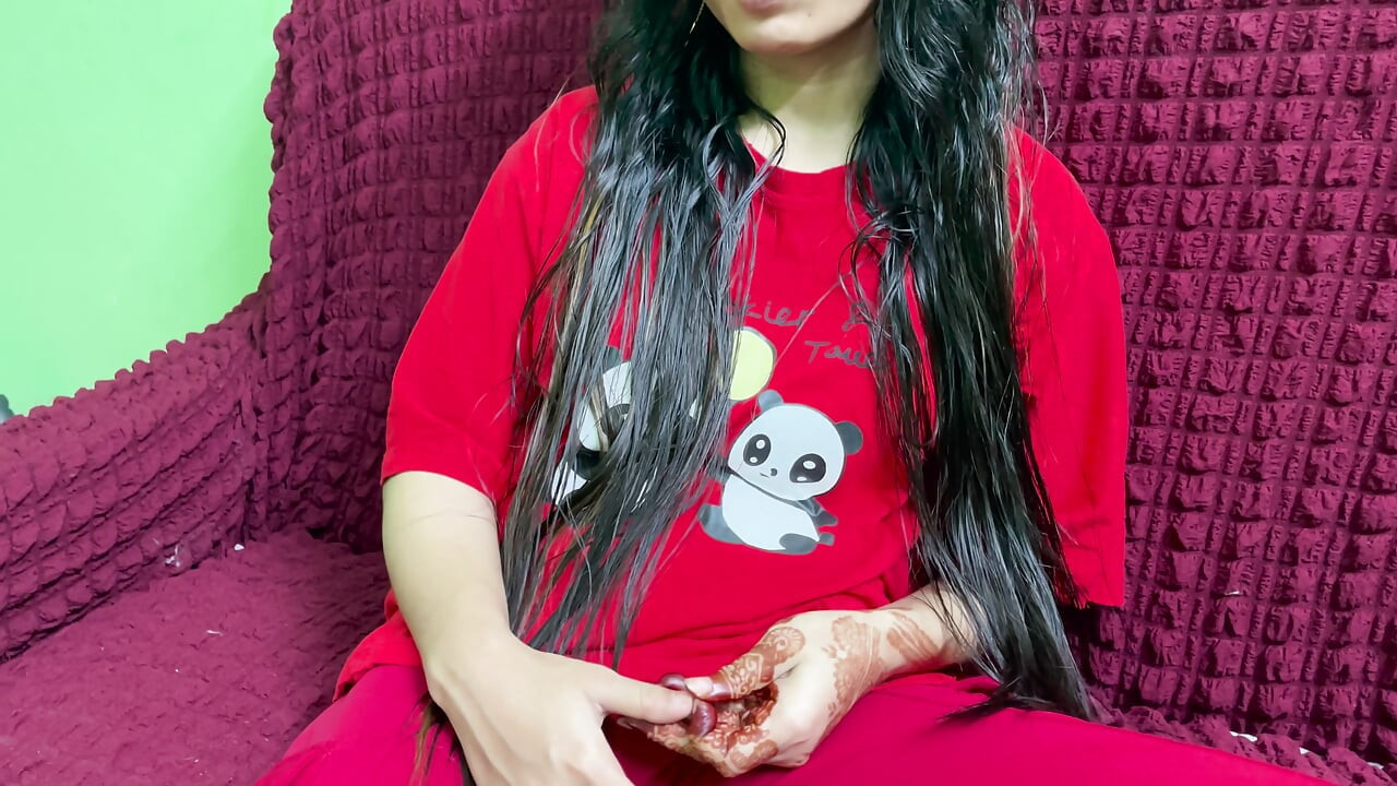 내 인도 섹시 이복 여동생이 나와 섹스하는 것을 존나게 기쁘게 해줘