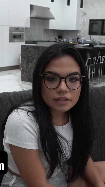 Sis Loves Me - Uwodzicielska przyrodnia siostra bierze kutasa Stepbro głęboko w jej ciasne cipki POV Style | Klip 2