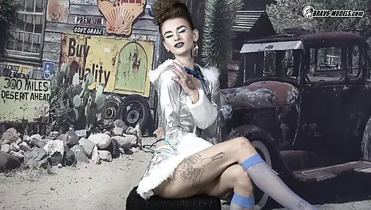 422 - Adelle Einhorn