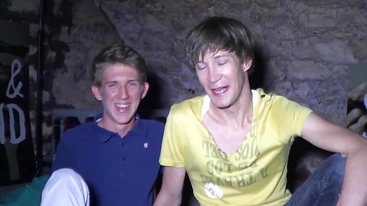 Amaterska seks snimka s mladim klincem od 18 godina i starijim